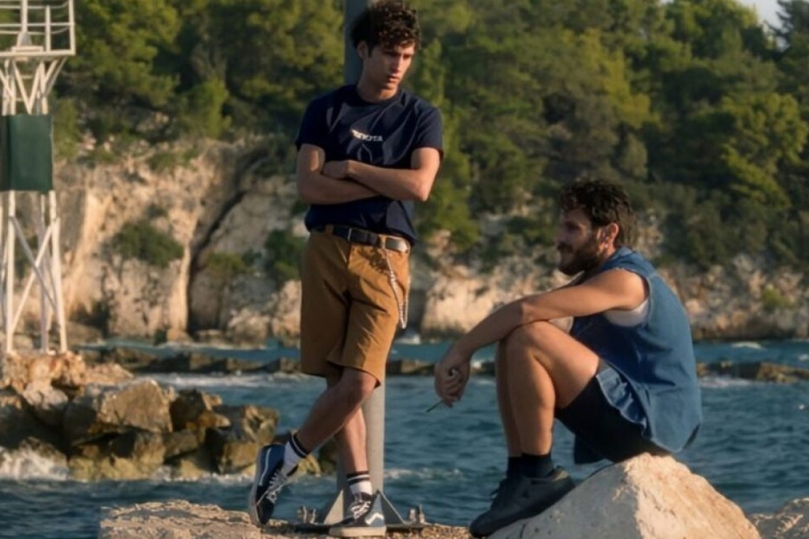 Maestro | Η φωτογραφία με το φιλί ανάμεσα σε Αντώνη και Σπύρο που δεν είδαμε ποτέ