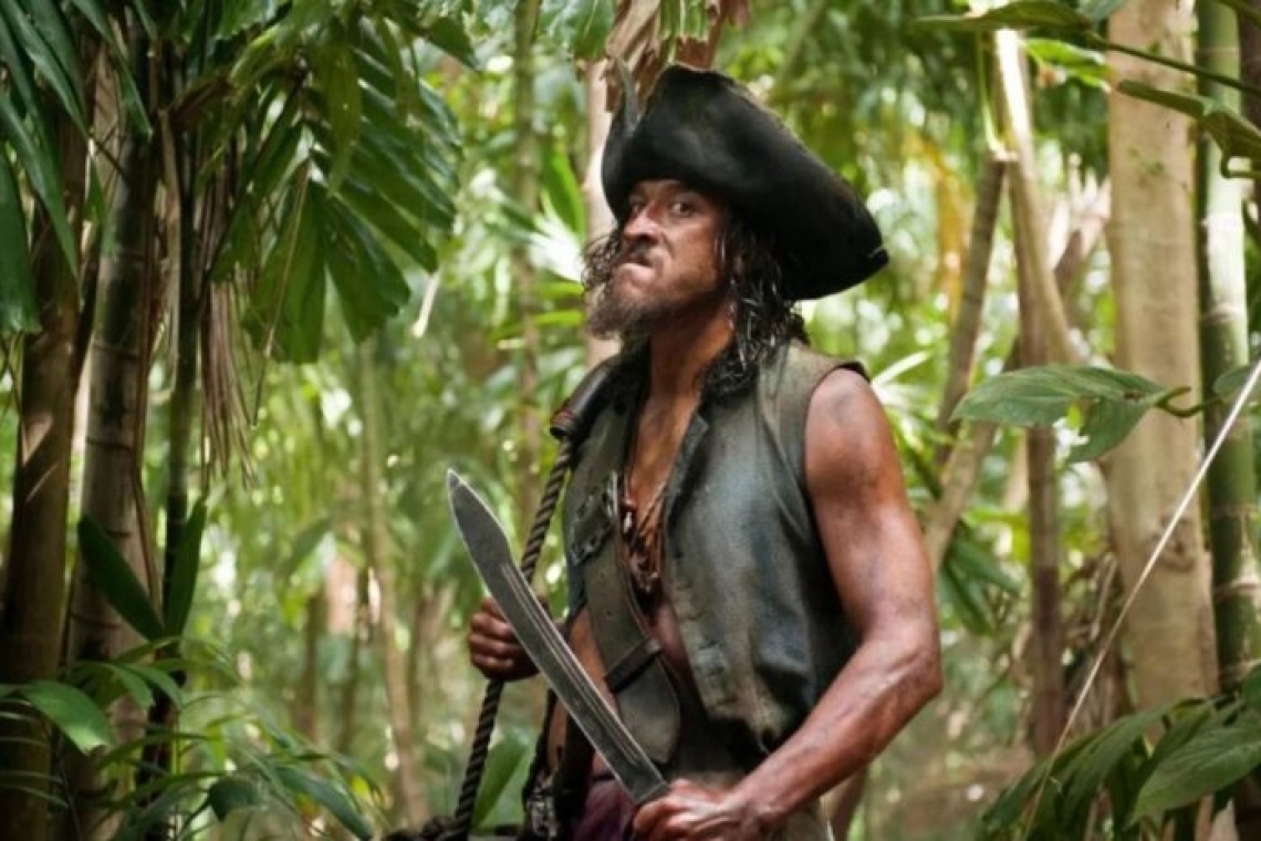 O Θρύλος του σερφινγκ και ηθοποιός, o Ταμάγιο Πέρι, έχασε τη ζωή του μετά από επίθεση καρχαρία