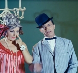 Σε ερώτηση κάποτε, γιατί επιμένει να δημιουργεί ταινίες μιούζικαλ, ο Γιάννης Δαλιανίδης απάντησε: «Μα πολύ απλά, διότι μόνο μιούζικαλ ήξερα να κάνω καλά!»