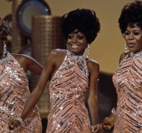 Οι Supremes ήταν οι πρώτες μαύρες ερμηνεύτριες της γενιάς τους που αγκάλιασαν μια πιο θηλυκή εικόνα